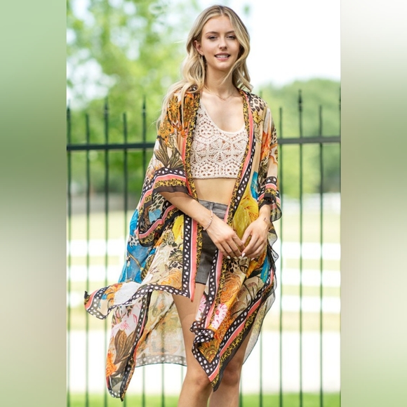 Bohemian Floral Print Kimono w Side Slits - Stunning Colors - Perfect for Spring - Picture 4 of 15